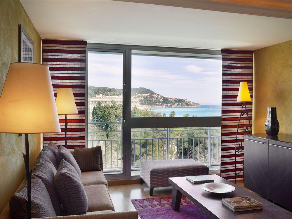 Le Meridien Hotel 4*